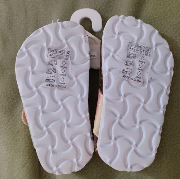 Lil Girl Sandals - Picture 4 of 4